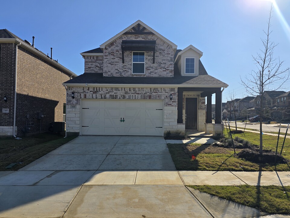 301 Kistler Dr in Little Elm, TX - Building Photo