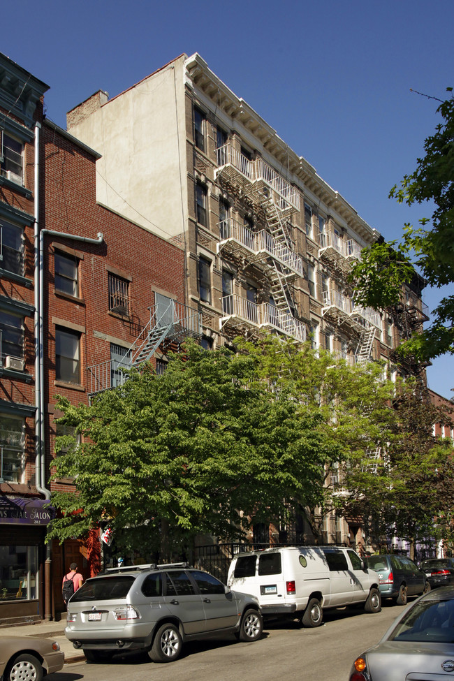 276 E 7th St in New York, NY - Building Photo - Building Photo