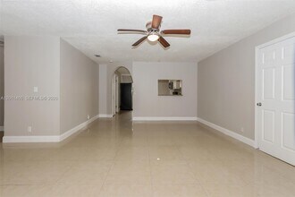 6126 Arcade Ct in Greenacres, FL - Building Photo - Building Photo