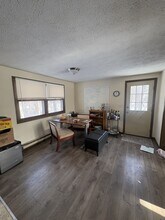 98 Pelham Rd in Amherst, MA - Building Photo - Building Photo