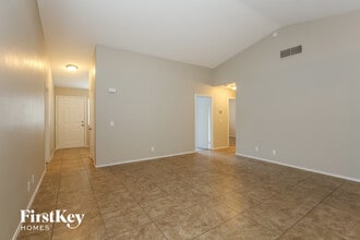 5100 Chambliss Dr in Las Vegas, NV - Building Photo - Building Photo