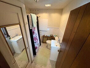 1021 Park Ave, Unit 1 in Huntington, NY - Foto de edificio - Building Photo