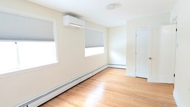 446 Lowell Ave in Newton, MA - Building Photo - Building Photo