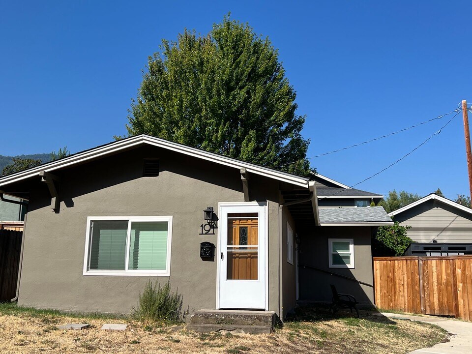 191 Liberty St in Ashland, OR - Building Photo