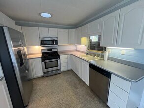 1110 S Riverside Dr in Edgewater, FL - Building Photo - Building Photo