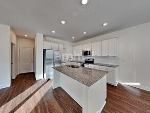 2348 S Wild Horse Way in Bluffdale, UT - Building Photo - Building Photo