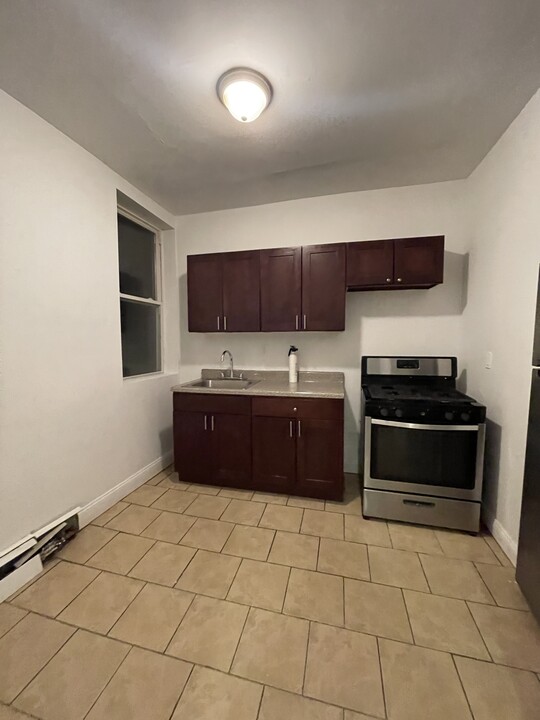 322 S 11th St, Unit 3R in Newark, NJ - Building Photo