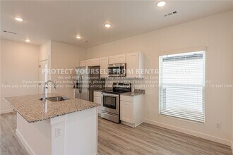 621 St Charles Pl in Bentonville, AR - Building Photo - Building Photo