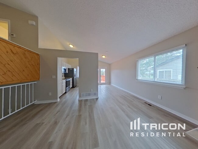 18860 E Carmel Cir in Aurora, CO - Building Photo - Building Photo