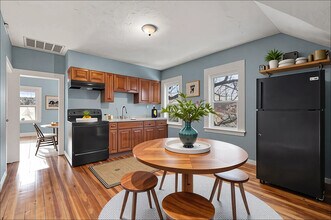 170 Allston St, Unit 3 in Providence, RI - Foto de edificio - Building Photo