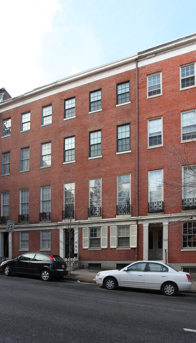 Spacious, Light-filled Townhome w/Courtyard