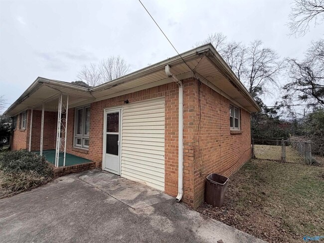 330 Jack Coleman Dr NW in Huntsville, AL - Building Photo - Building Photo