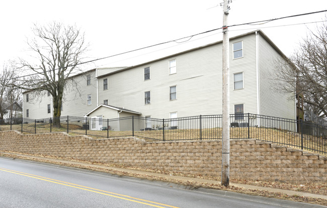 Lighthouse Apartments in Fayetteville, AR - Building Photo - Building Photo