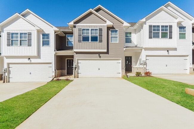 112 The Heights Dr in Calera, AL - Foto de edificio - Building Photo