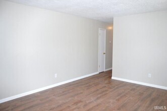 16818 Coldwater Rd in Huntertown, IN - Building Photo - Building Photo