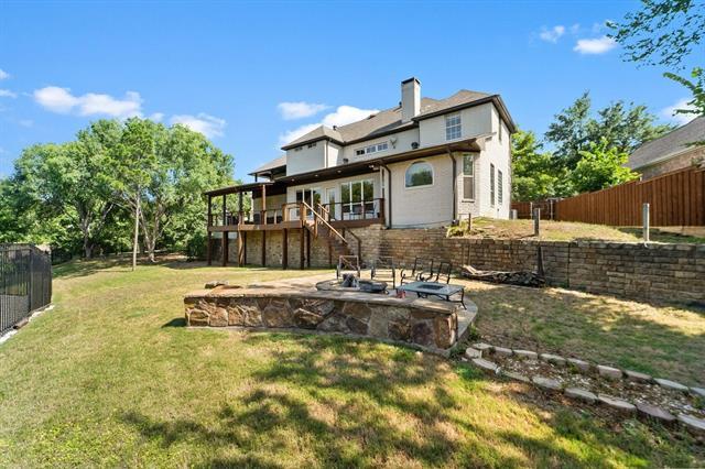 property at 621 Somerset Dr