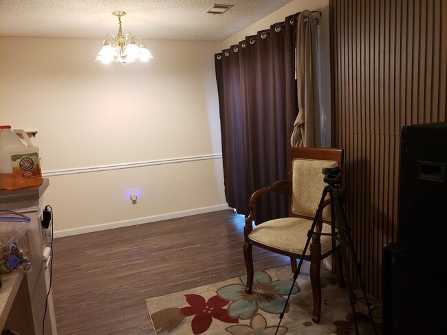 property at 1517 April Ln