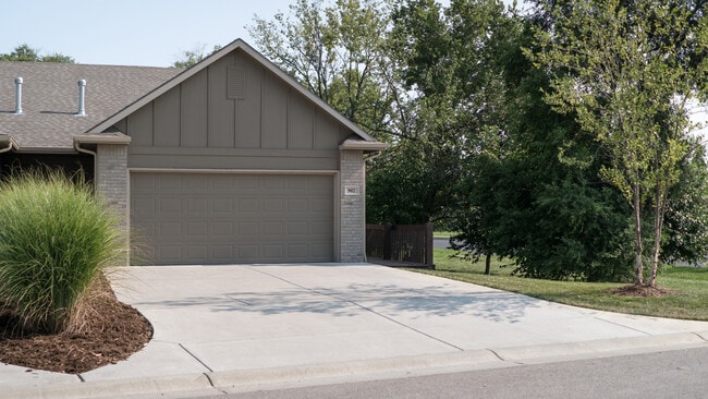 902 W Onewood Pl in Andover, KS - Building Photo - Building Photo