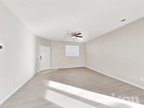 6720 Oasis Canyon Rd NW in Albuquerque, NM - Foto de edificio - Building Photo