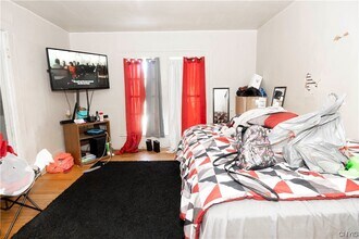 525 Tallman St in Syracuse, NY - Foto de edificio - Building Photo