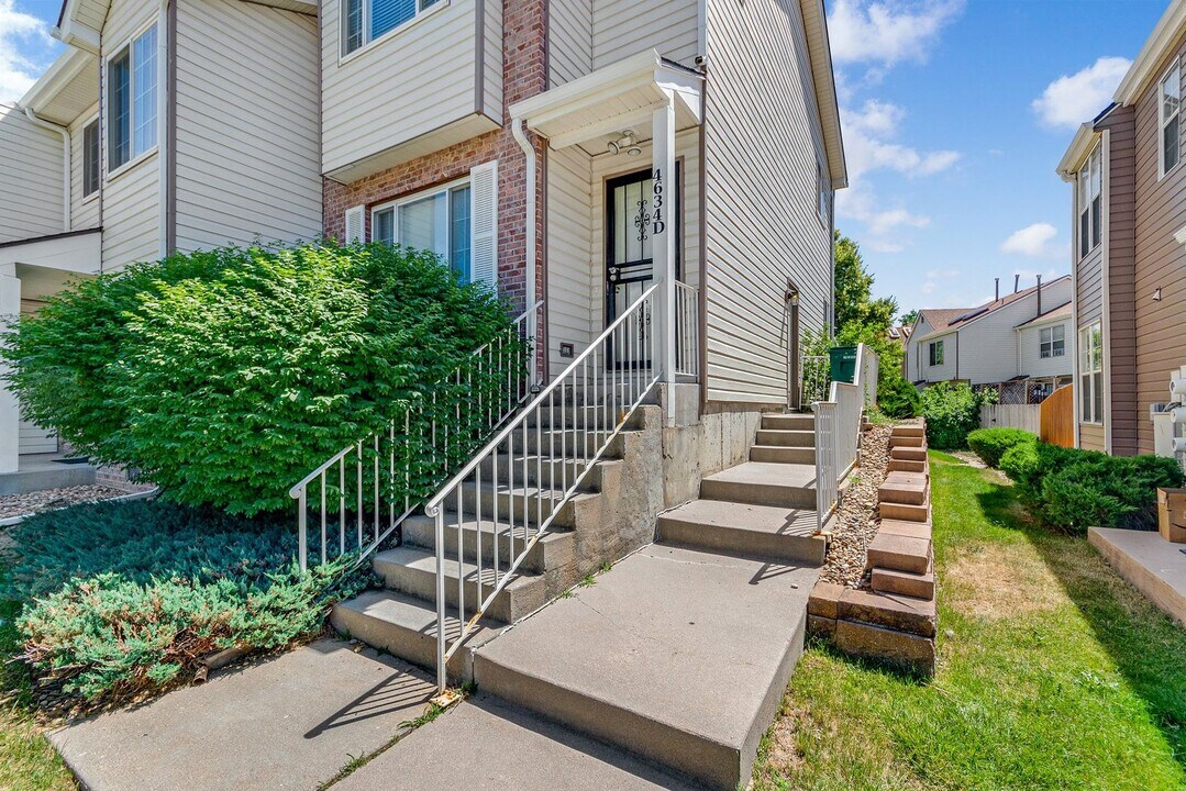 4634 S Crystal Way in Aurora, CO - Building Photo