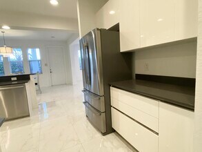850 Millbrae Ct in West Palm Beach, FL - Building Photo - Building Photo
