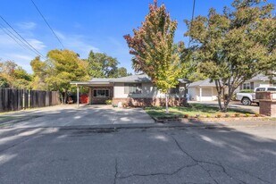 5533 Clark Ave in Carmichael, CA - Building Photo