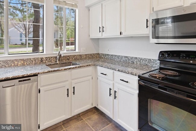 93 Birchwood Rd in Bedminster, NJ - Building Photo - Building Photo