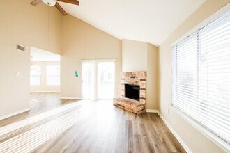 5907 Beaconridge Dr in Houston, TX - Building Photo - Building Photo