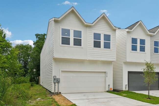 6735 Liverpool St in Houston, TX - Building Photo - Building Photo
