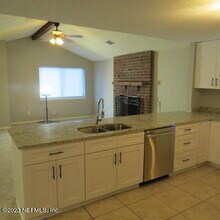 563 Thomas Stone Ct in Orange Park, FL - Building Photo - Building Photo