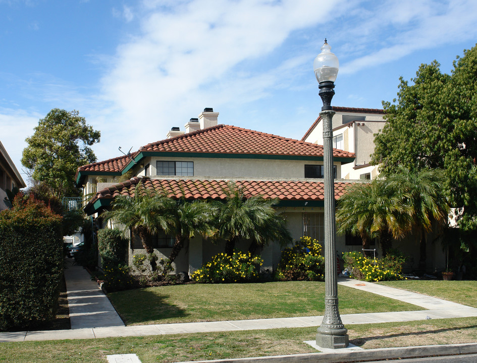 10681 Walnut St in Los Alamitos, CA - Building Photo