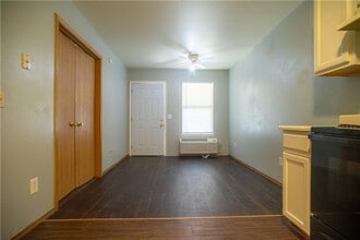 420 Park St in Springdale, AR - Foto de edificio - Building Photo