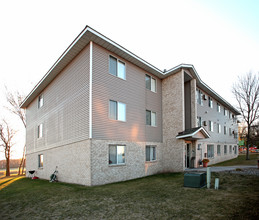 Towns Edge Estates in Glencoe, MN - Building Photo - Building Photo