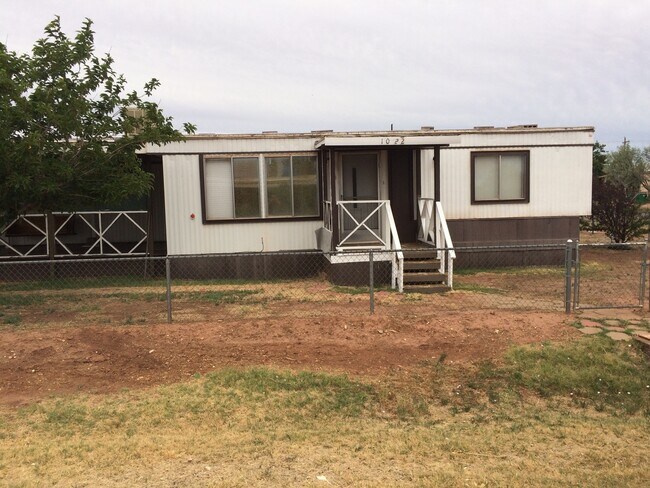property at 1022 W Desmond St