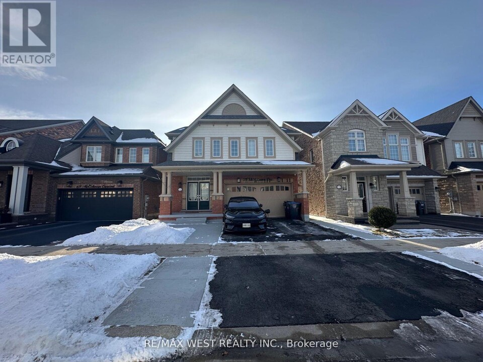 71 McEchearn Cres in Caledon, ON - Building Photo