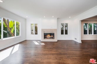 161 N Hamel Dr in Beverly Hills, CA - Building Photo - Building Photo