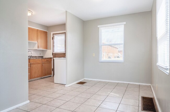 2141 Garfield Ave in Dubuque, IA - Building Photo - Building Photo