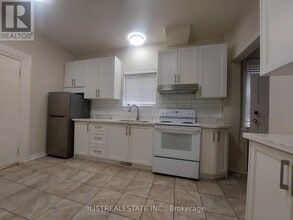 222 Athol St E in Oshawa, ON - Building Photo - Building Photo
