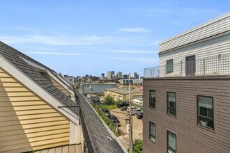 83 Dresser St, Unit 1 in Boston, MA - Building Photo - Building Photo