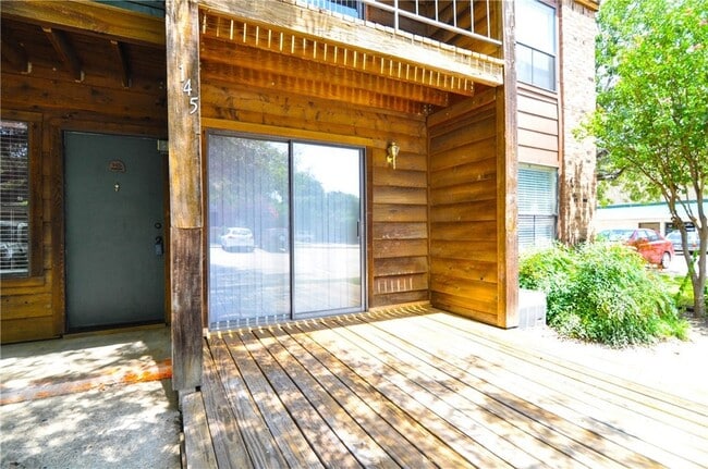 904 University Oaks Blvd, Unit 145 in College Station, TX - Foto de edificio - Building Photo