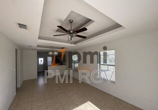 3007 Linda Vista St in Edinburg, TX - Building Photo - Building Photo