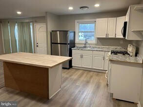 1006 Fairway Ave in Glen Burnie, MD - Building Photo - Building Photo