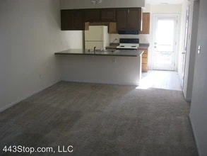 310 Nikki Way in Columbia, MO - Foto de edificio - Building Photo