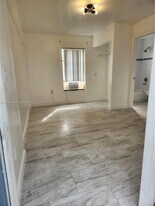 10332 SW 211 St in Cutler Bay, FL - Building Photo