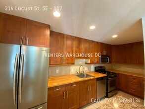 214 Locust St SE in Vienna, VA - Building Photo - Building Photo