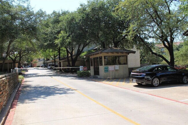 4537 N O'Connor Rd in Irving, TX - Building Photo - Building Photo