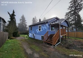 14040 Midvale Ave N in Seattle, WA - Building Photo