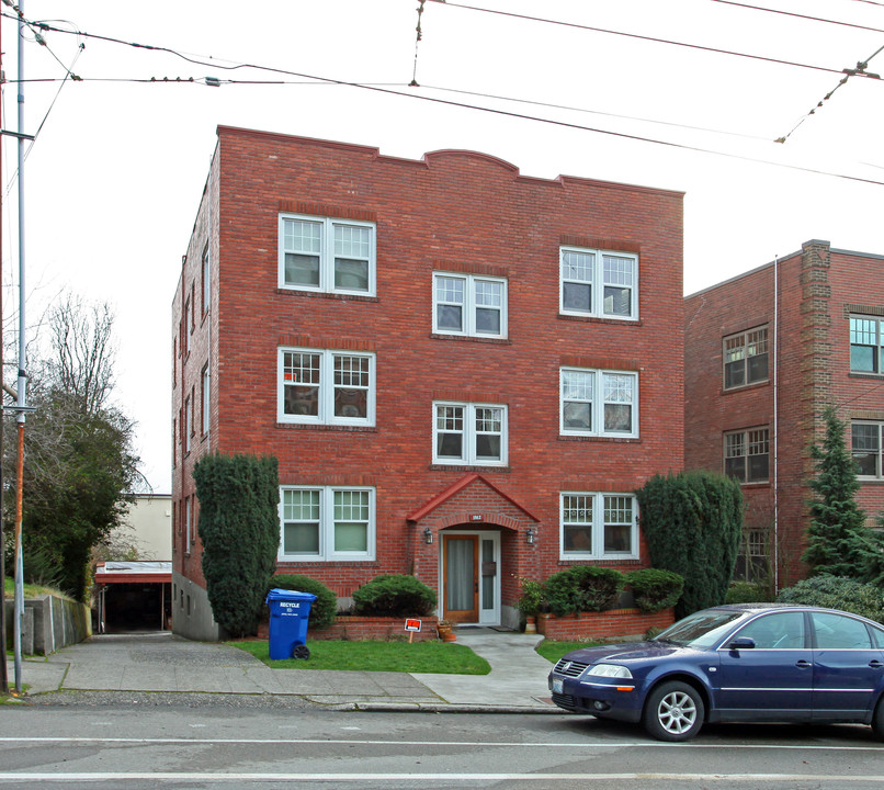 Sargent Apartments in Seattle, WA - Building Photo