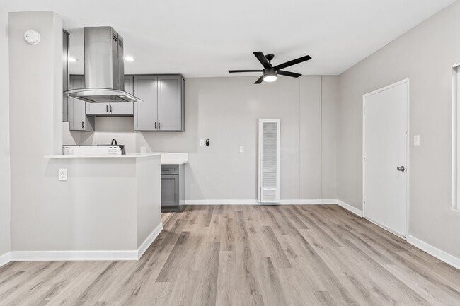1655 W Malvern Ave-Unit -1701-04 in Fullerton, CA - Building Photo - Building Photo